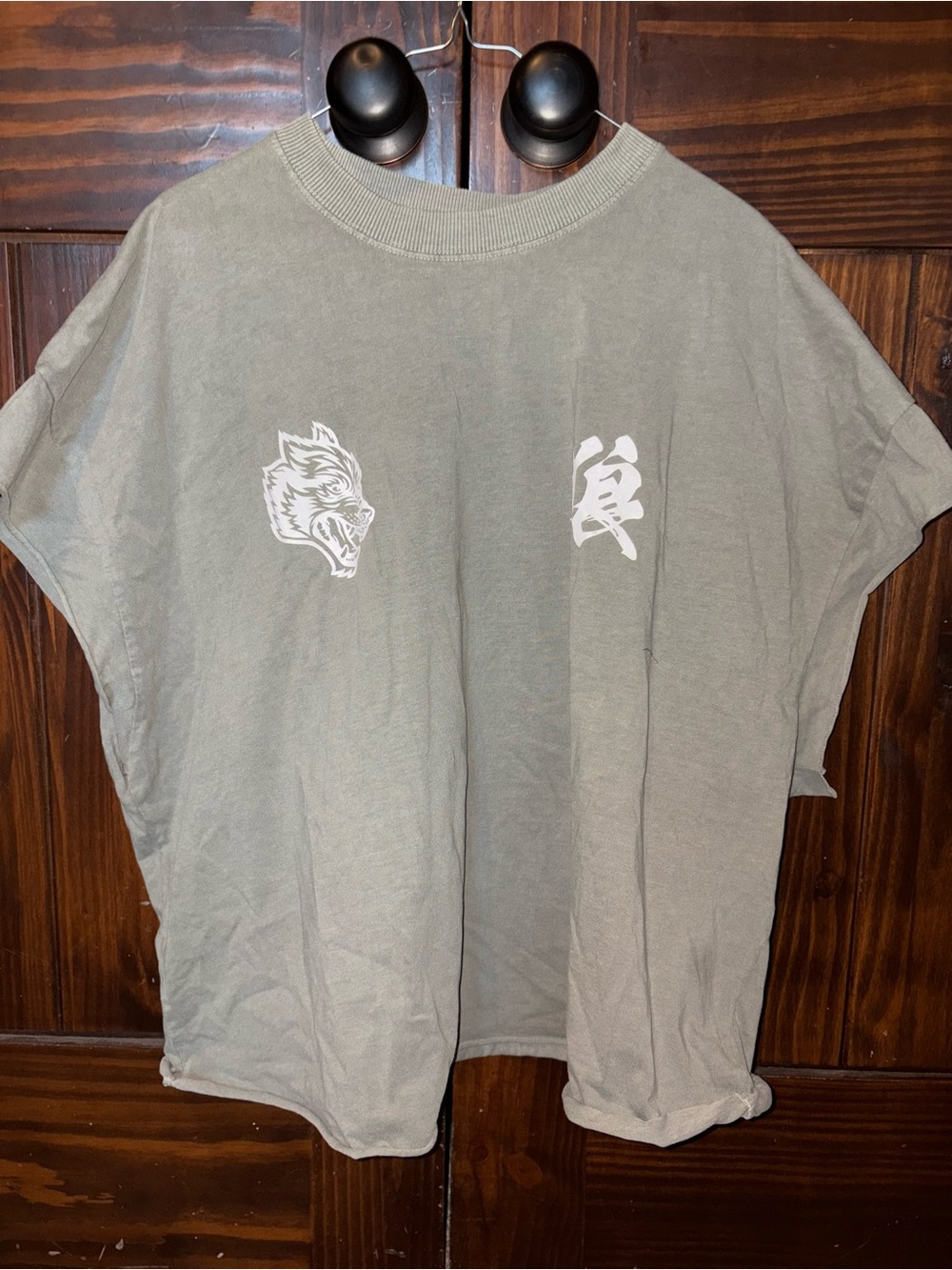 Men's Sage Darc Sport Graphic Short-Sleeve Tee with White Wolf Print